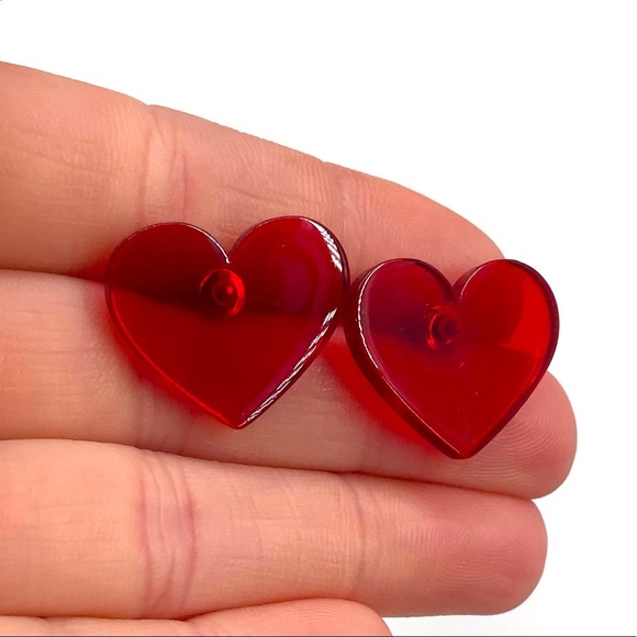 🌞10 for $15 Large Red Acrylic Heart Studs - Picture 1 of 2